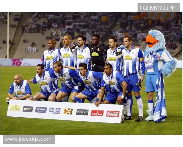 矮小身材却技艺超群的足球明星们盘点与他们的辉煌成就